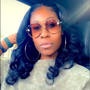 Meet your Posher, Shequena